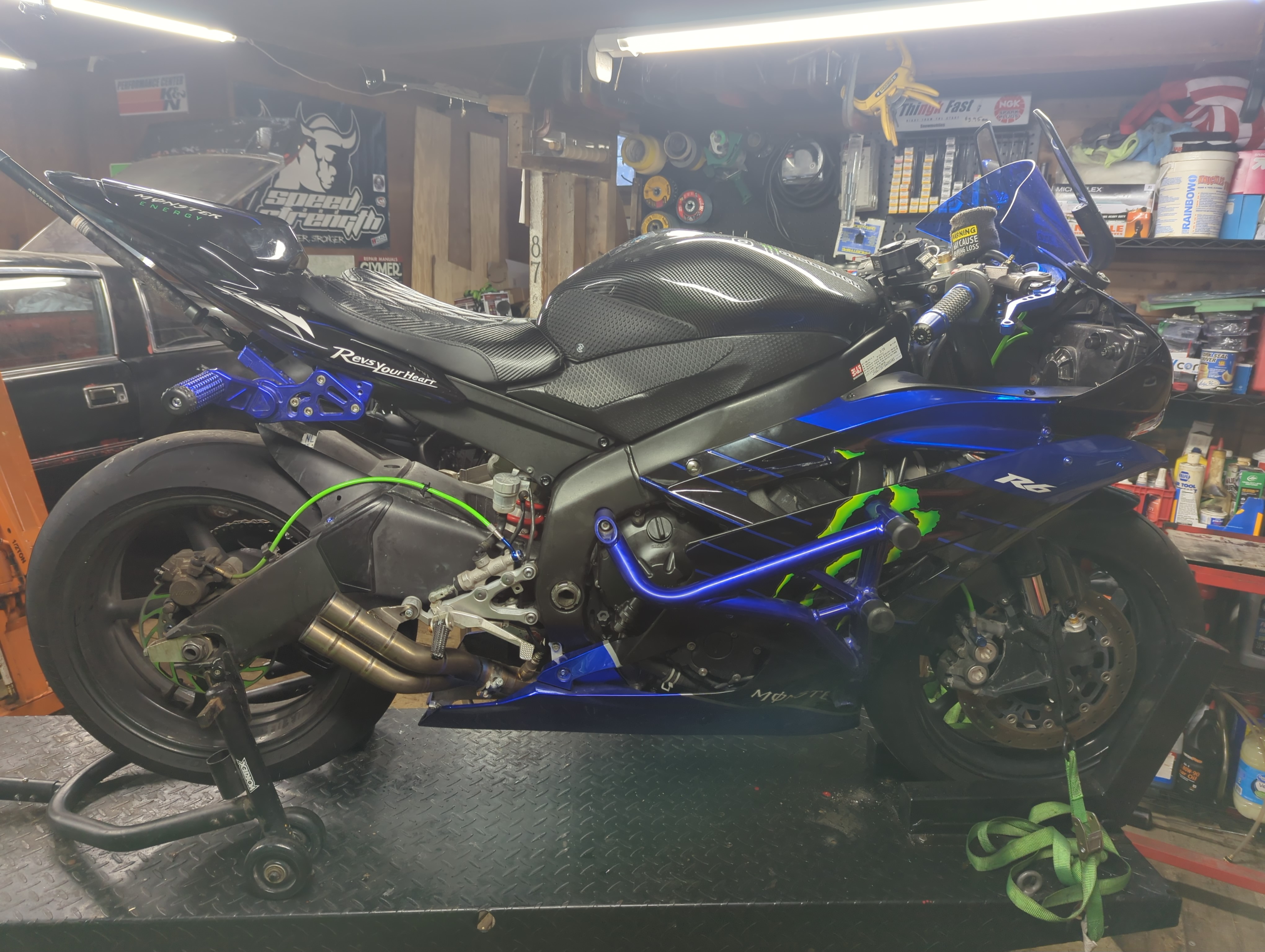 image from 2006 Yamaha R6 Frame Swap, Stem Bearings, & Oil Change